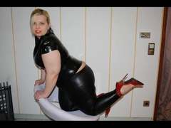 LuxuryDanielle-hot - blond female webcam at xLoveCam