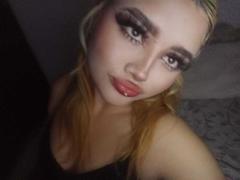 LyaMoon - blond female webcam at xLoveCam
