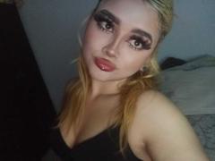LyaMoon - blond female webcam at xLoveCam