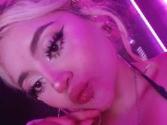 LyaMoon from xLoveCam
