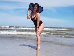 AdelynnX - female with black hair webcam at xLoveCam