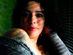 LyemDreams - female with black hair and  small tits webcam at xLoveCam