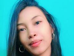 LyndaFire from xLoveCam