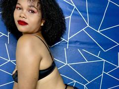 Lyndibella - female with black hair webcam at xLoveCam
