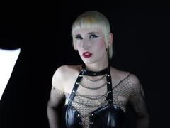 Lynn-Tonic-hot - blond female webcam at xLoveCam