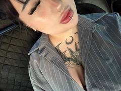 LynnaMitton - female with black hair and  big tits webcam at xLoveCam