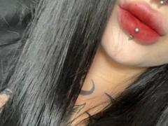 LynnaMitton - female with black hair and  big tits webcam at xLoveCam