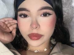 LysaSpicy - female with black hair and  big tits webcam at xLoveCam