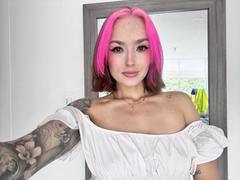 PaoRoman - female with brown hair webcam at LiveJasmin