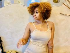 NavaHot - female with brown hair webcam at xLoveCam