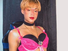 MachiSex - blond shemale webcam at xLoveCam