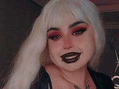 MadameRaven - blond shemale webcam at xLoveCam