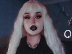 MadameRaven - blond shemale webcam at xLoveCam