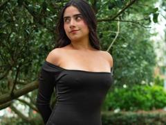 MaddieColinss - female with black hair webcam at LiveJasmin