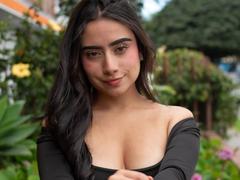 MaddieColinss - female with black hair webcam at LiveJasmin