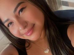 MaddieHorny69 - female webcam at xLoveCam