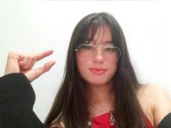 MaddieHottie - female webcam at xLoveCam