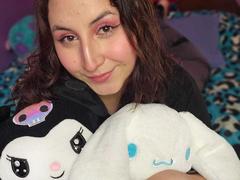 MaddieLesYoux - female webcam at xLoveCam