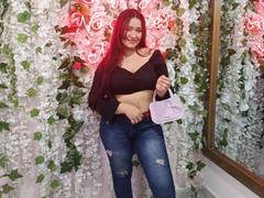 MaddieMoon - female webcam at xLoveCam