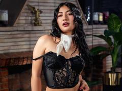 MaddisonCarter - female with black hair webcam at xLoveCam