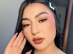 MaddisonCarter - female with black hair webcam at xLoveCam