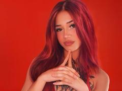 MaddyBell - female webcam at xLoveCam