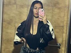 MaddyCarina - female with brown hair and  big tits webcam at xLoveCam