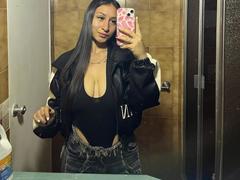 MaddyCarina - female with brown hair and  big tits webcam at xLoveCam