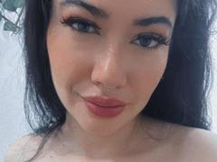MadeleineWhitmore - female with black hair and  big tits webcam at xLoveCam
