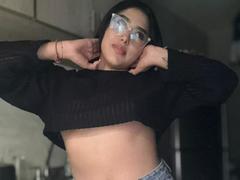 Madison_Lennox - female with black hair and  big tits webcam at ImLive