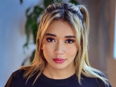 Madisson69 - blond female webcam at xLoveCam