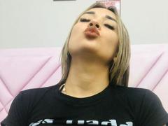 Madisson69 - blond female webcam at xLoveCam