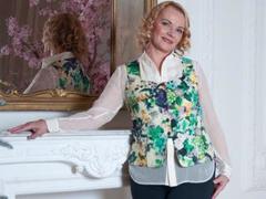 hairyElana - blond female with  big tits webcam at LiveJasmin