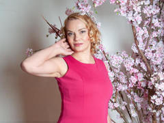 hairyElana - blond female with  big tits webcam at LiveJasmin