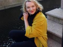 hairyElana - blond female with  big tits webcam at LiveJasmin