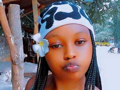 MadonahLynn from xLoveCam