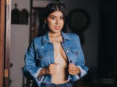 MafeMora - female with black hair webcam at xLoveCam