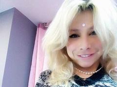 MelisaWhite - female with brown hair and  big tits webcam at xLoveCam