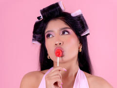 MaggieRaven - female with black hair and  small tits webcam at LiveJasmin