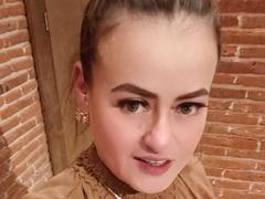 Maghentaa - blond female webcam at xLoveCam