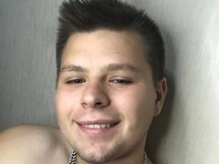 MagicH from xLoveCam