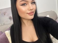 MaryMonk - female with brown hair webcam at LiveJasmin