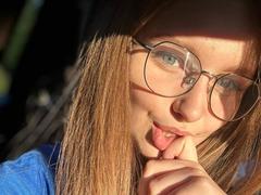 MagikPeachh - female webcam at xLoveCam