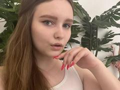 MagikPeachh - female webcam at xLoveCam