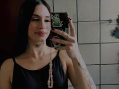 Mahbi - female webcam at xLoveCam