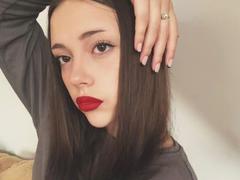 MaidaCain - female with brown hair webcam at xLoveCam