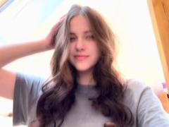 MaidaCain - female with brown hair webcam at xLoveCam