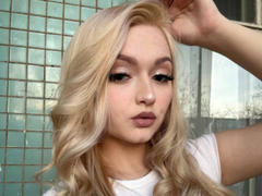 MaileStortz - female webcam at xLoveCam