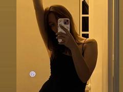 MaireBlohm - female with black hair webcam at xLoveCam