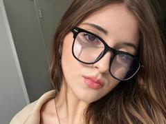MaisieVandenberghe - female with black hair and  big tits webcam at xLoveCam